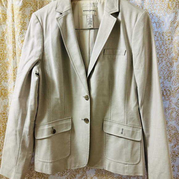 Jacket & skirt set. Size 14.  Worn 1x - Picture 1 of 3